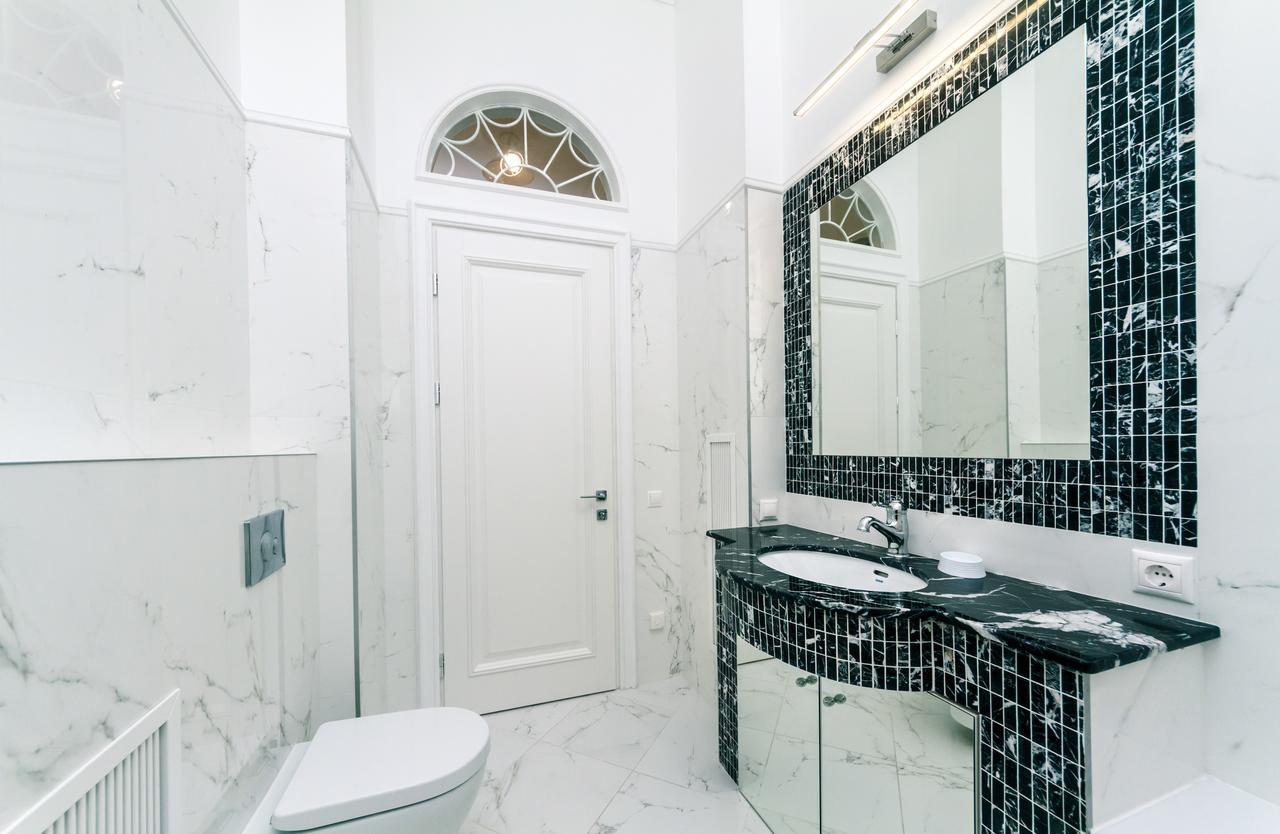 Vip Apartment Near Kreschatyk, 31А Pushkinska Street Kyiv Exterior photo