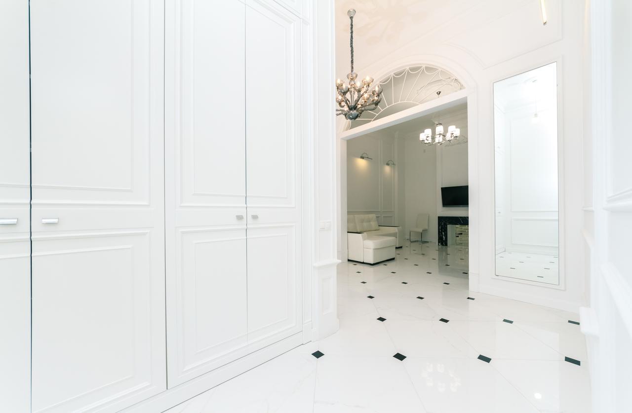 Vip Apartment Near Kreschatyk, 31А Pushkinska Street Kyiv Exterior photo