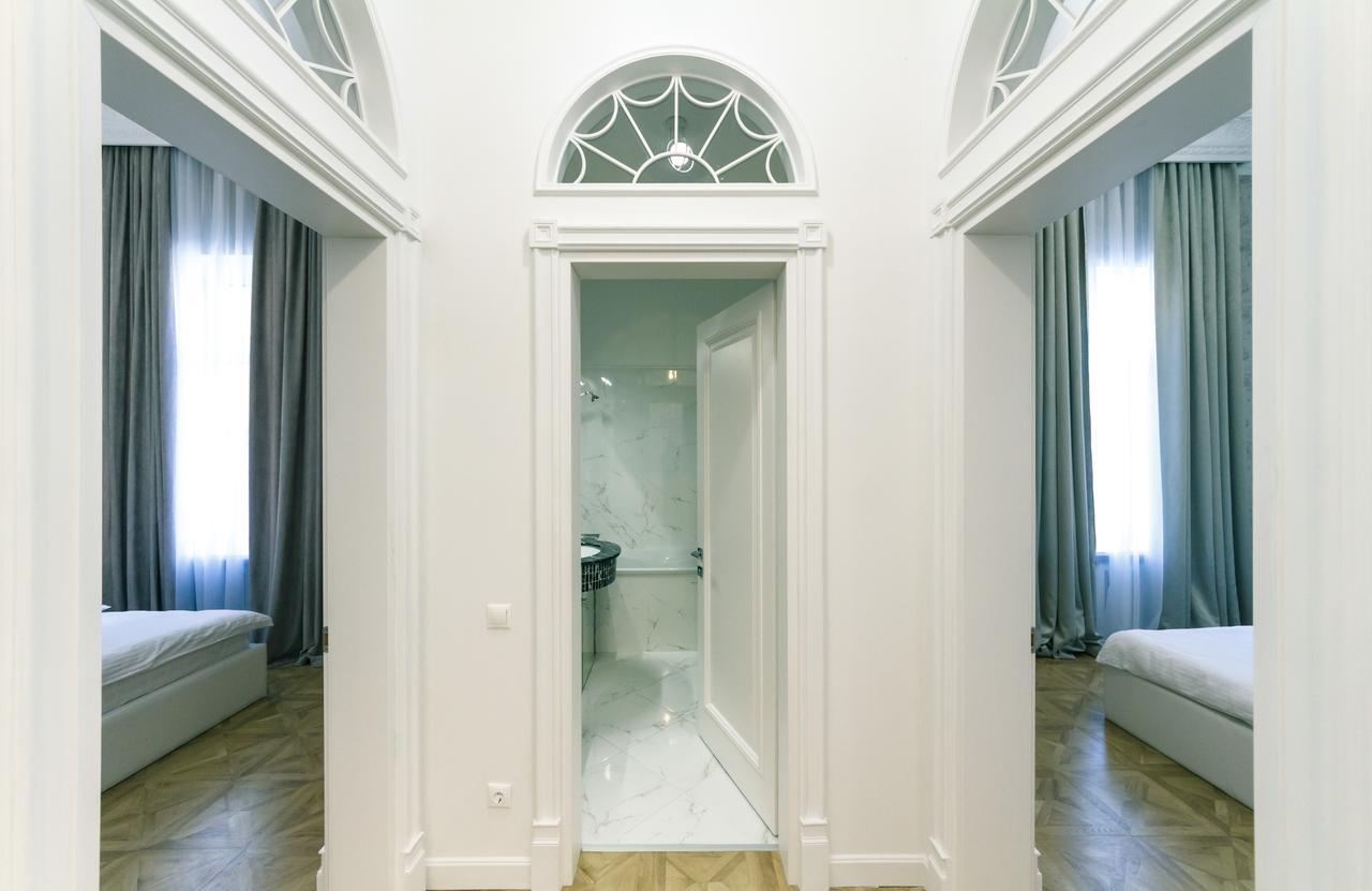 Vip Apartment Near Kreschatyk, 31А Pushkinska Street Kyiv Exterior photo